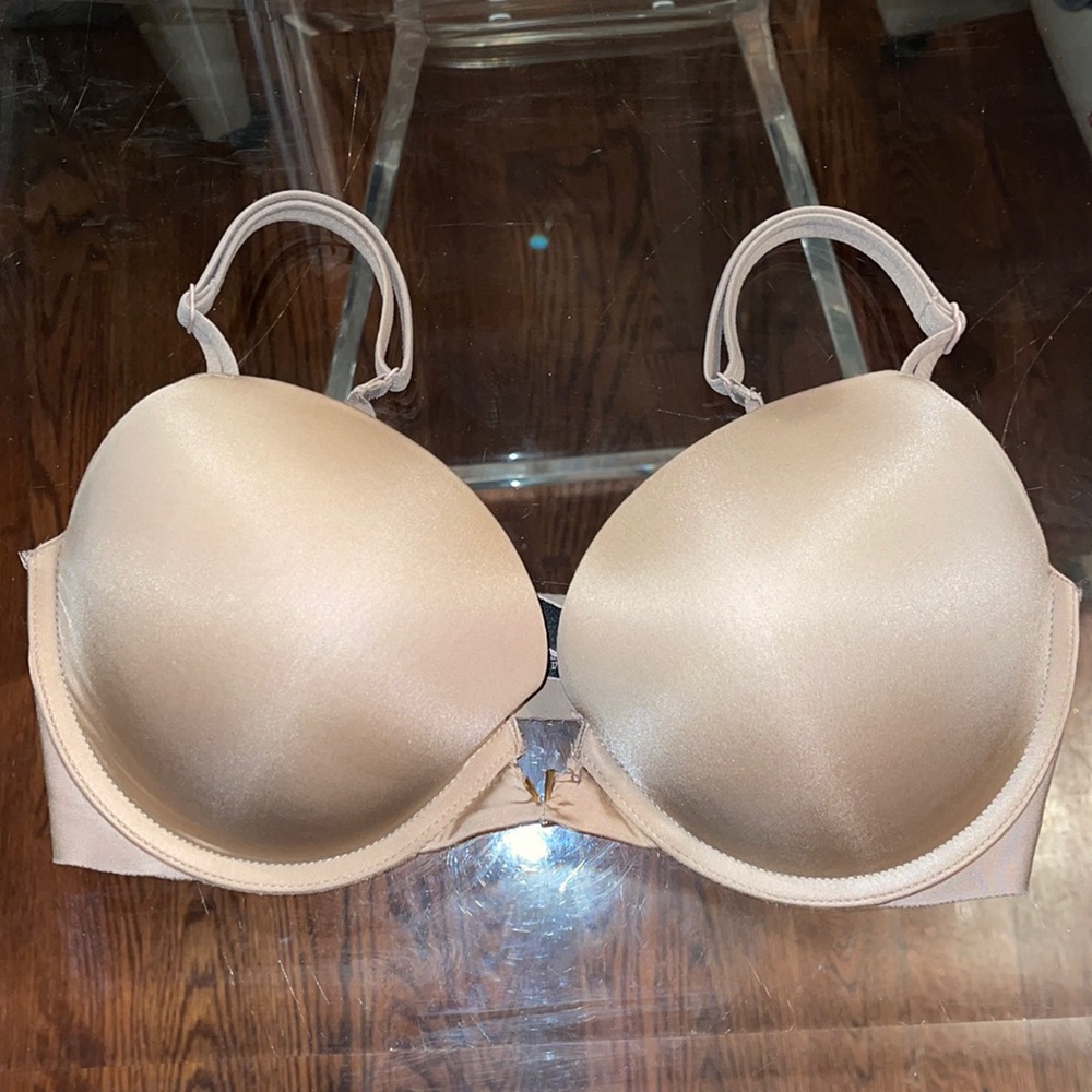 Victoria Secrets push up wire padded bra 32DD